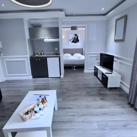 Hotel apartamentowy Luxury 2*