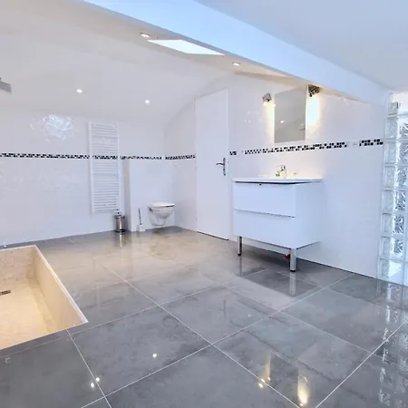 Luxury Hotel apartamentowy 2*